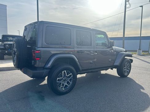 New 2026 Jeep Wrangler Unlimited Sahara AWD/4WD image 3