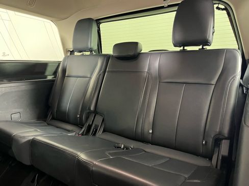 Used 2024 Ford Expedition XLT image 10