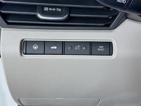 Certified 2024 Nissan Altima 2.5 SV w/ SV Premium Package FWD image 11
