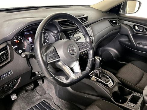 Used 2020 Nissan Rogue SV image 10