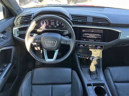 Used 2022 Audi Q3 2.0T Premium Plus image 18