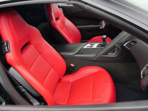 Used 2017 Chevrolet Corvette Stingray Coupe w/ 1LT RWD image 22