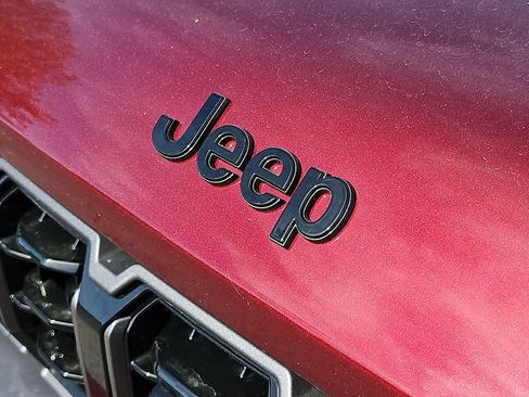 New 2026 Jeep Grand Cherokee Limited AWD/4WD image 12