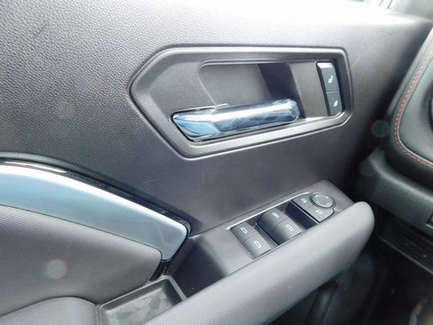 Used 2024 Chevrolet Colorado Z71 w/ Z71 Convenience Package 2 image 27