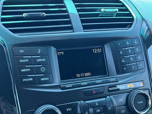 Used 2016 Ford Explorer XLT AWD/4WD image 19