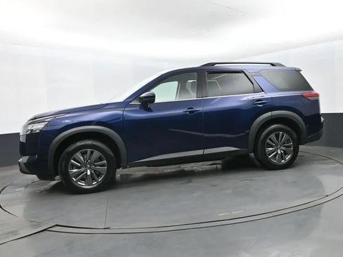 Used 2024 Nissan Pathfinder SV FWD image 5