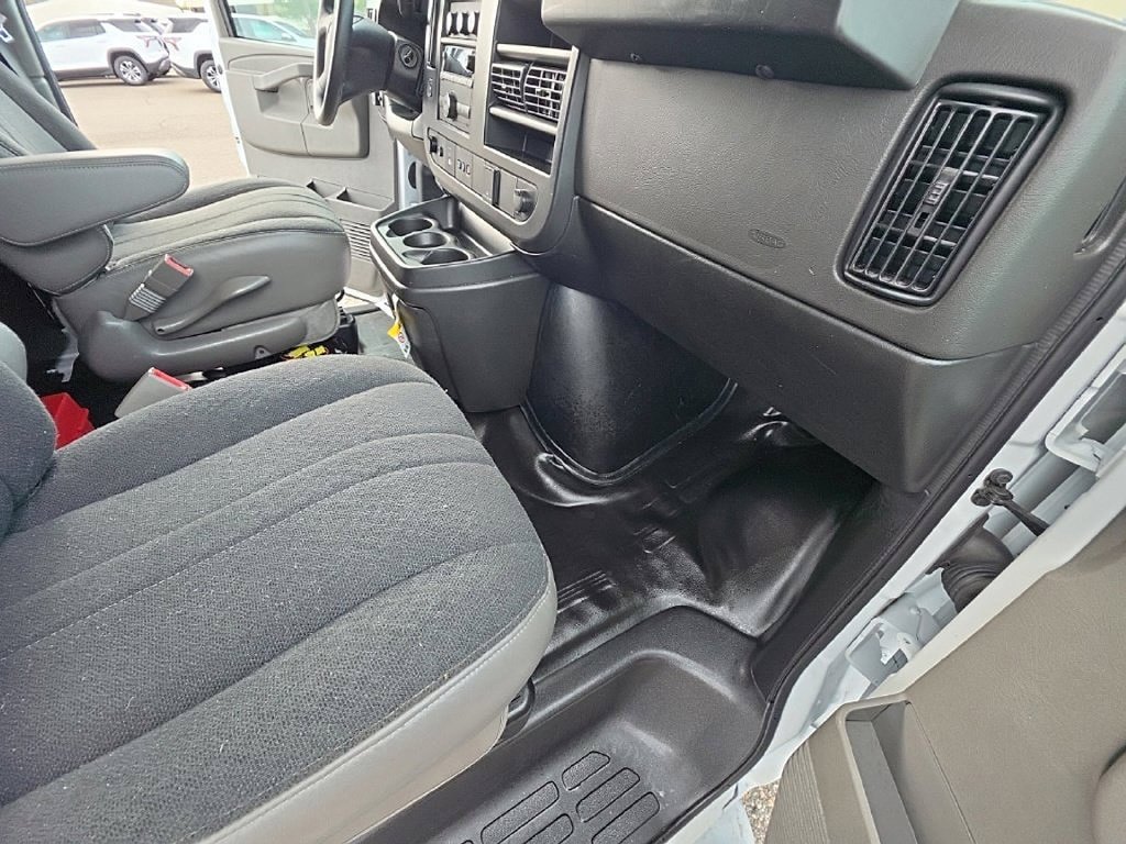 Used 2025 Chevrolet Express 2500 w/ Driver Convenience Package RWD image 22