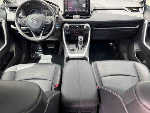 Used 2021 Toyota RAV4 XLE Premium AWD/4WD image 24