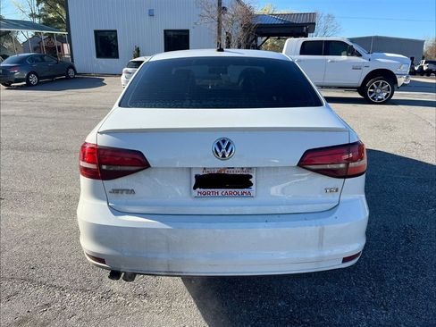 Used 2016 Volkswagen Jetta Sport image 7