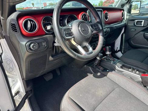 Used 2023 Jeep Wrangler Unlimited Rubicon w/ Cold Weather Group AWD/4WD image 24