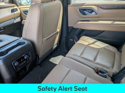 Used 2024 Chevrolet Suburban Premier AWD/4WD image 35