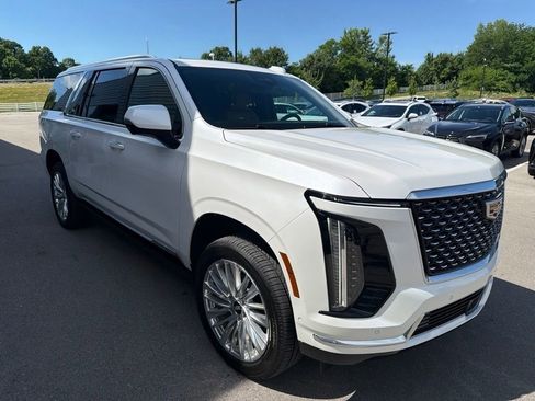 Used 2025 Cadillac Escalade ESV Premium Luxury w/ Touring Package AWD/4WD image 4