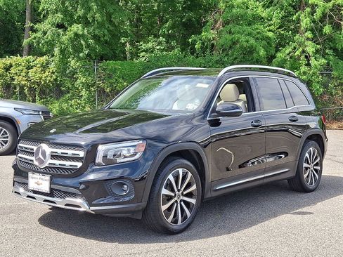 Used 2022 Mercedes-Benz GLB 250 4MATIC image 3