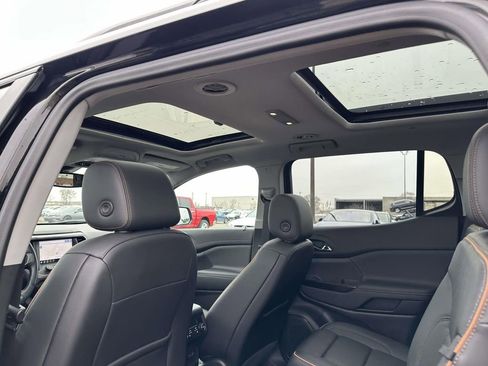 Certified 2022 GMC Acadia AT4 w/ Preferred Package image 17