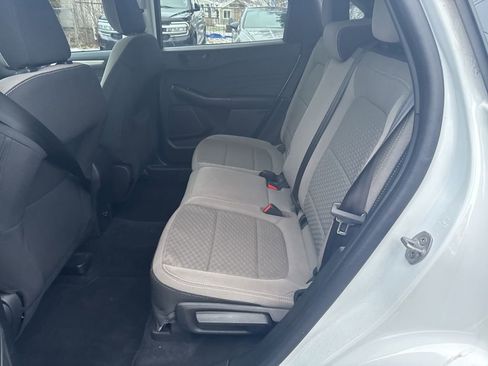 Used 2022 Ford Escape SE image 33