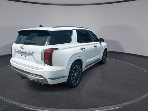 Used 2025 Hyundai Palisade Calligraphy FWD image 2