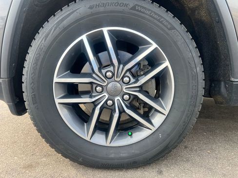 Used 2019 Jeep Grand Cherokee Limited w/ Luxury Group II image 27