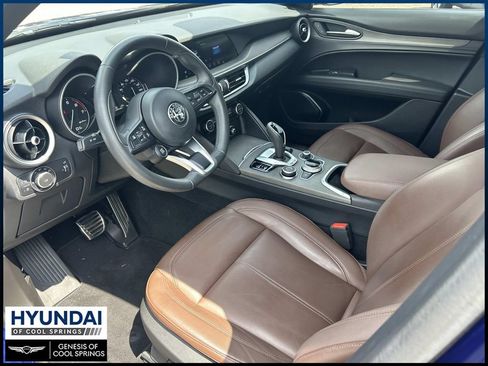 Used 2023 Alfa Romeo Stelvio Ti AWD/4WD image 17