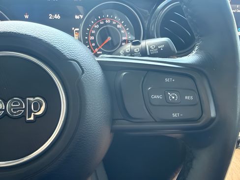 Used 2023 Jeep Wrangler Unlimited Sport AWD/4WD image 20
