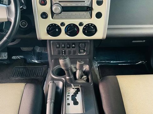 Used 2010 Toyota FJ Cruiser 4WD image 13