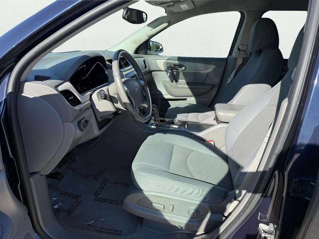 Used 2017 Chevrolet Traverse LT w/ Style and Technology Package FWD image 10