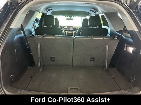 Used 2023 Ford Explorer XLT w/ Equipment Group 202A AWD/4WD image 7