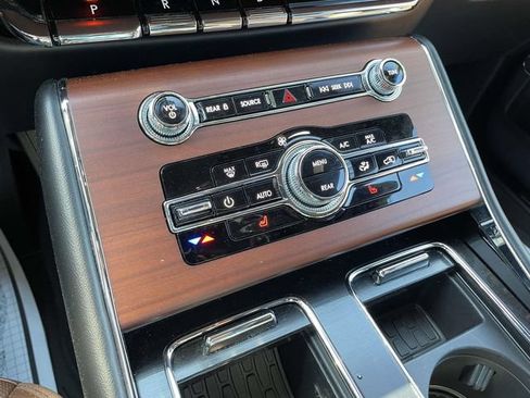 Used 2022 Lincoln Aviator Reserve RWD image 34