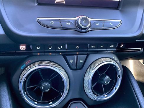 Used 2020 Chevrolet Camaro LT image 14