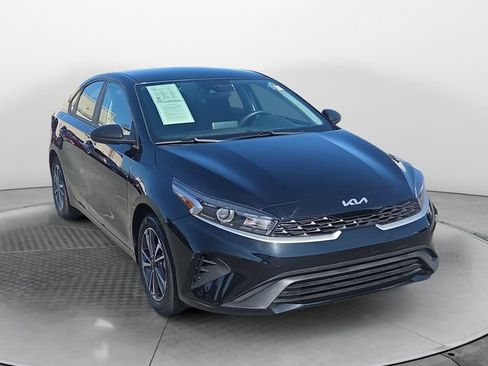 Used 2023 Kia Forte LXS FWD image 7
