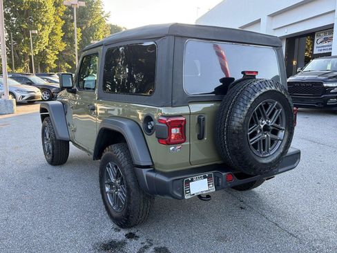 Used 2025 Jeep Wrangler Sport AWD/4WD image 7
