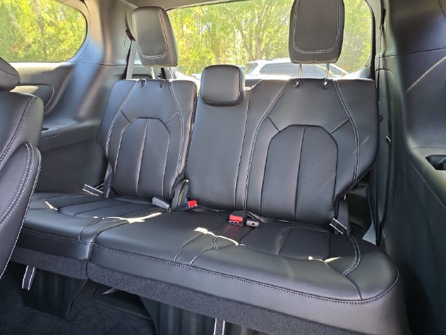 New 2026 Chrysler Pacifica Select w/ S Appearance Package FWD image 14