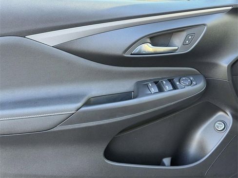 Used 2025 Buick Envista Avenir image 12