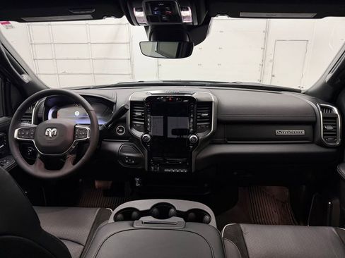 Used 2026 RAM 2500 Laramie AWD/4WD image 13