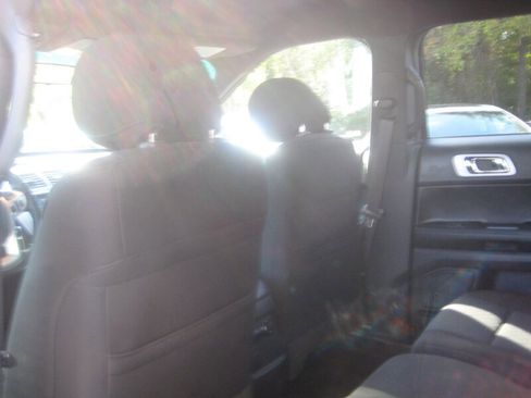 Used 2015 Ford Explorer XLT image 16