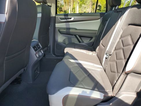 New 2026 Volkswagen Atlas Peak Edition image 12