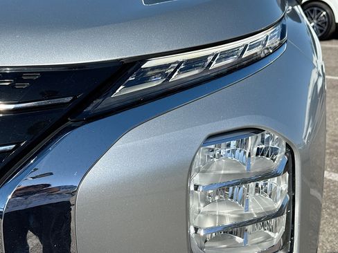 Used 2024 Mitsubishi Outlander SE Black Edition image 9