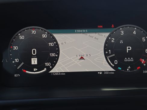 Used 2025 Land Rover Defender 110 S image 18