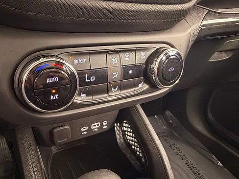 Used 2022 Chevrolet TrailBlazer LT w/ Sun and Liftgate Package FWD image 40
