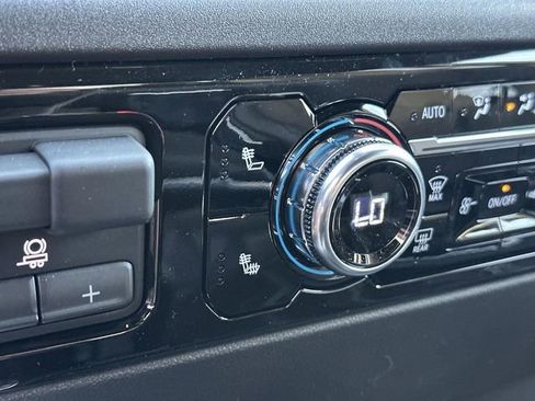 New 2026 GMC Sierra 1500 Elevation w/ LPO, Elevation Black Package image 17