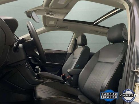 Used 2023 Volkswagen Tiguan SE w/ Panoramic Sunroof Package image 28