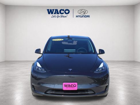 Used 2024 Tesla Model Y Long Range RWD image 2