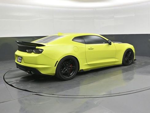 Used 2019 Chevrolet Camaro SS image 4