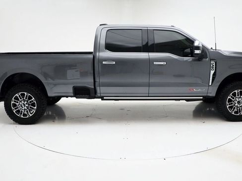 Used 2025 Ford F350 Platinum w/ Platinum Plus Package image 3
