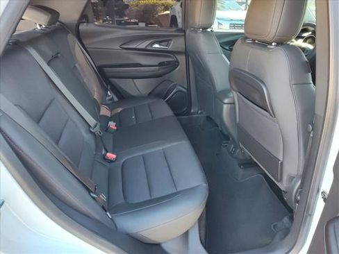 Used 2023 Chevrolet TrailBlazer RS w/ Sun and Liftgate Package image 10