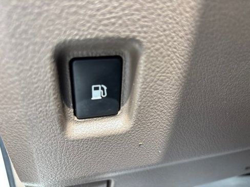 Used 2014 Lexus GX 460 Luxury image 59