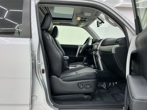 Used 2016 Toyota 4Runner SR5 Premium AWD/4WD image 15