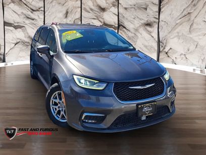 Used 2022 Chrysler Pacifica Touring