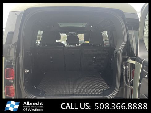 Used 2025 Land Rover Defender 110 S image 15