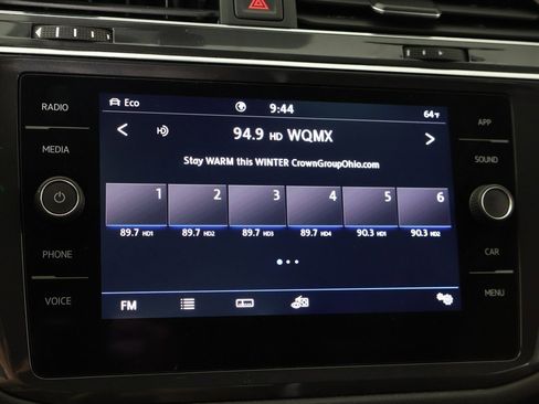 Used 2020 Volkswagen Tiguan SE image 42