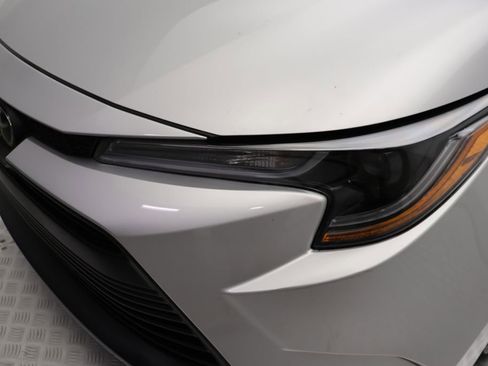 Used 2024 Toyota Corolla LE FWD image 3